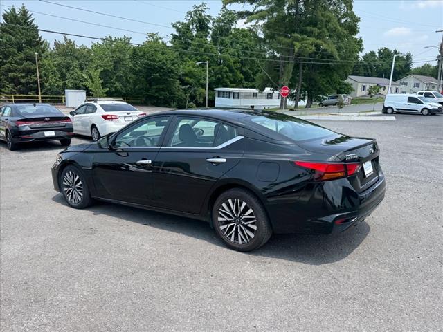 2023 Nissan Altima 2.5 SV - Photo 4