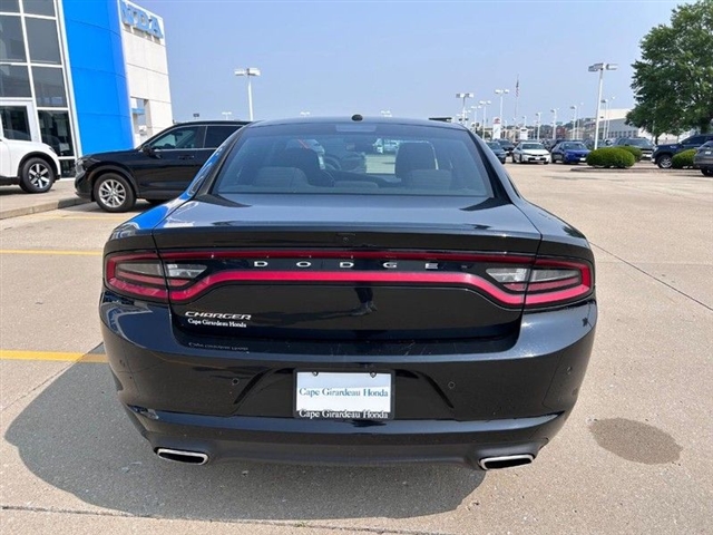 2022 Dodge Charger SXT - Photo 4