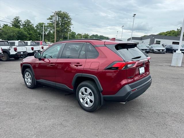 2020 Toyota RAV4 LE - Photo 4