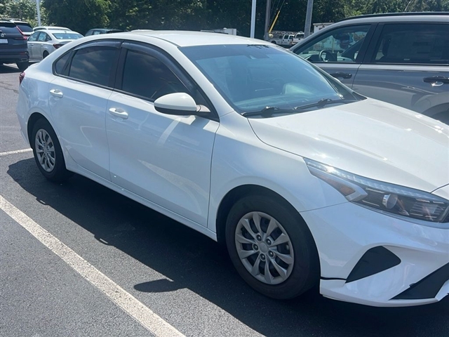 2022 Kia Forte FE - Photo 4