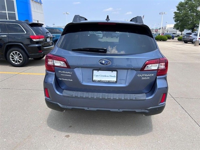 2017 Subaru Outback 3.6R Limited - Photo 4
