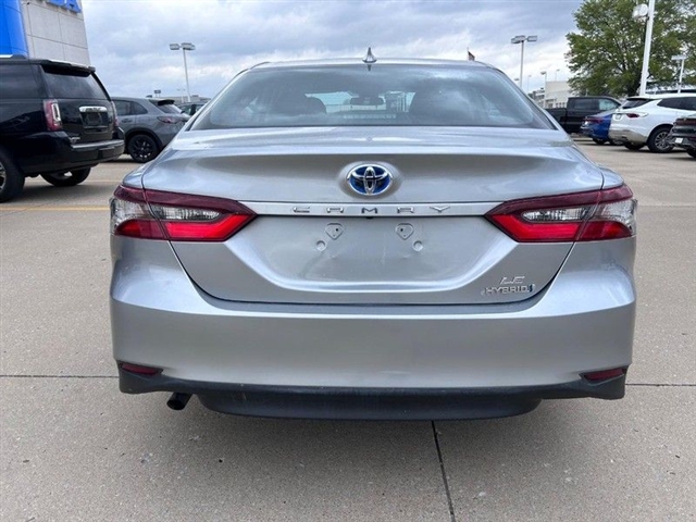 2023 Toyota Camry Hybrid LE - Photo 4