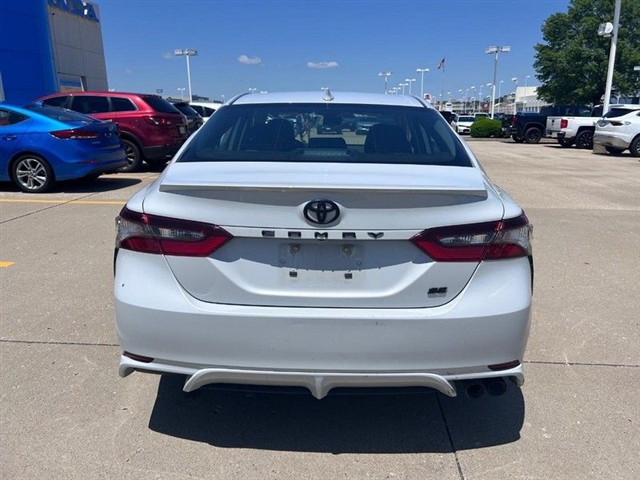 2023 Toyota Camry SE - Photo 4