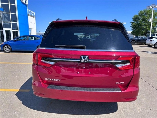 2023 Honda Odyssey Elite - Photo 4