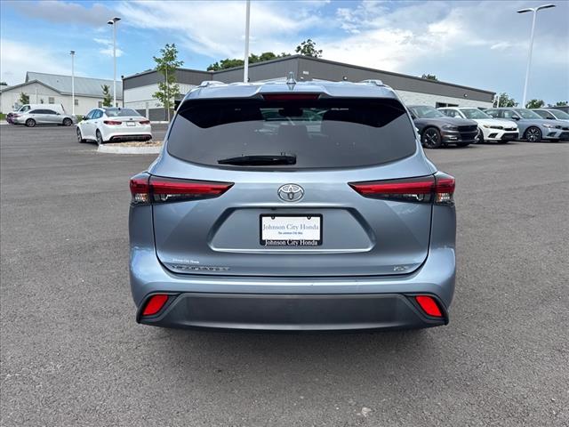 2022 Toyota Highlander XLE - Photo 4