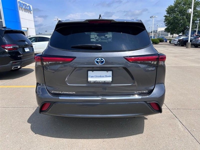2023 Toyota Highlander Hybrid Limited - Photo 4