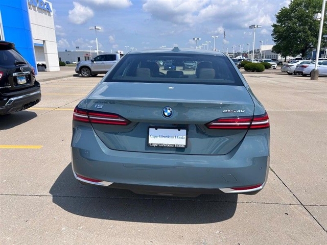 2024 BMW i5 eDrive40 - Photo 4