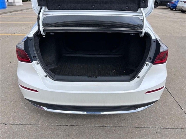 2022 Honda Insight Touring - Photo 5
