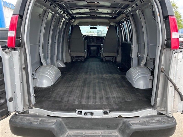 2021 Chevrolet Express 2500 - Photo 5