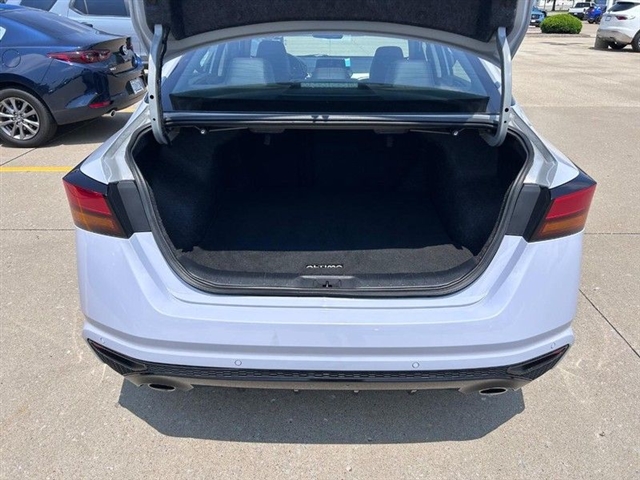 2023 Nissan Altima 2.5 SR - Photo 5