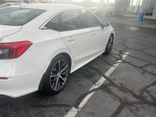 2024 Honda Civic Touring - Photo 5