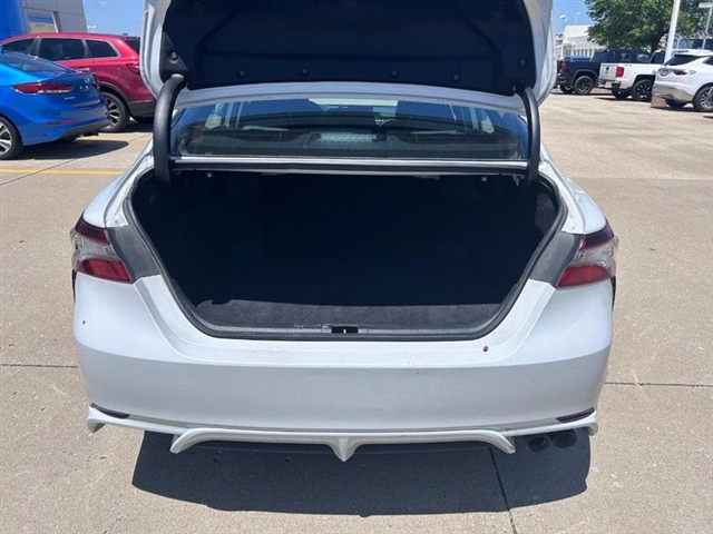 2023 Toyota Camry SE - Photo 5