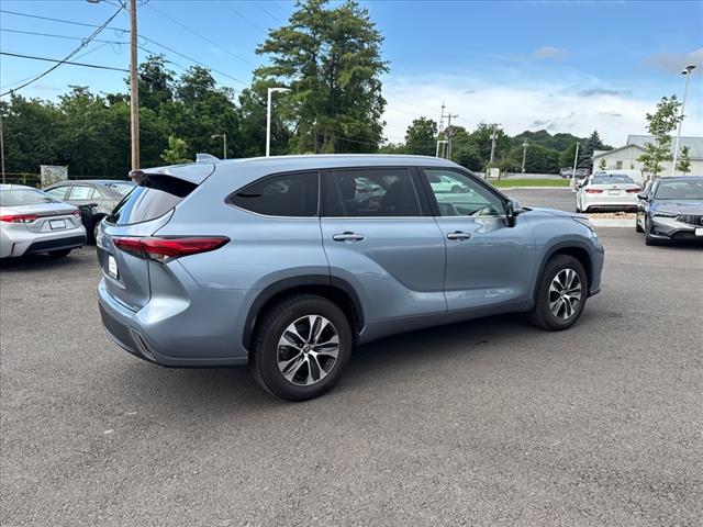 2022 Toyota Highlander XLE - Photo 5