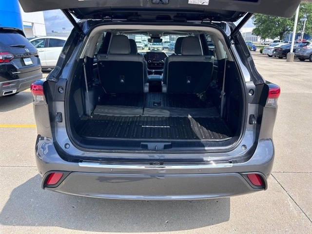 2023 Toyota Highlander Hybrid Limited - Photo 5
