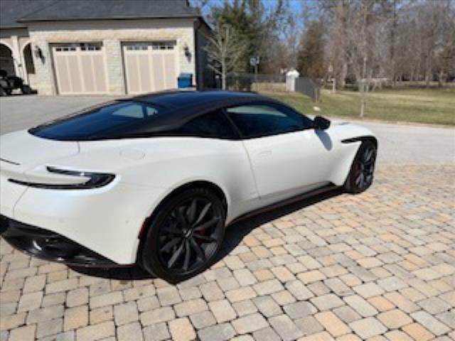 2020 Aston Martin DB11 AMR - Photo 5