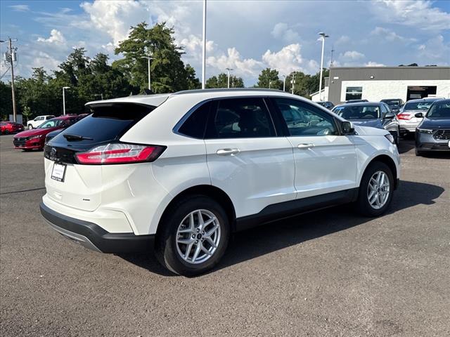 2022 Ford Edge SEL - Photo 7