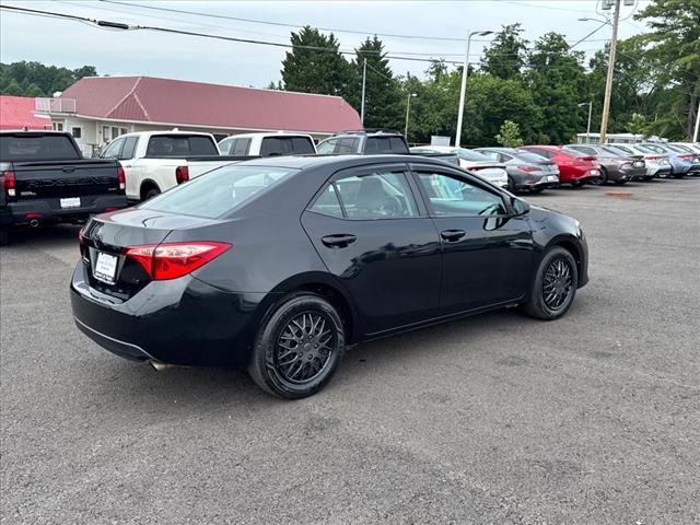 2019 Toyota Corolla LE - Photo 7