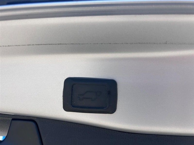 2021 Toyota RAV4 Hybrid XSE - Photo 7