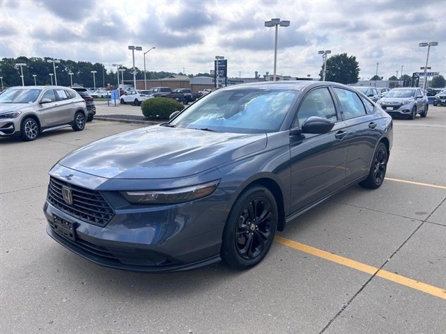 2025 Honda Accord SE - Photo 8