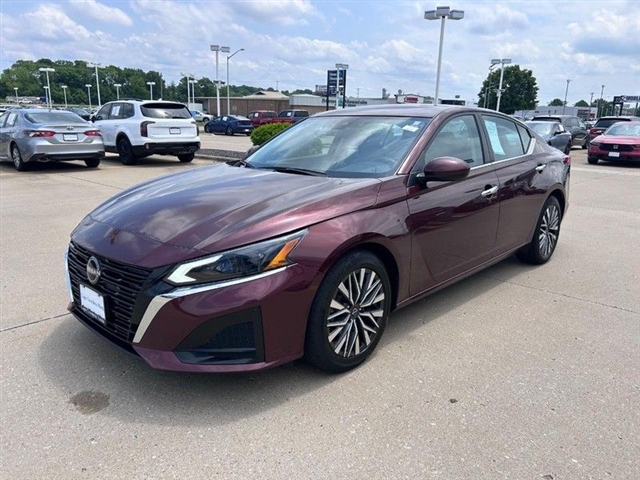 2023 Nissan Altima 2.5 SV - Photo 8