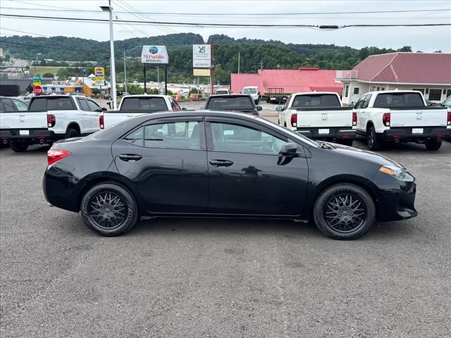 2019 Toyota Corolla LE - Photo 8