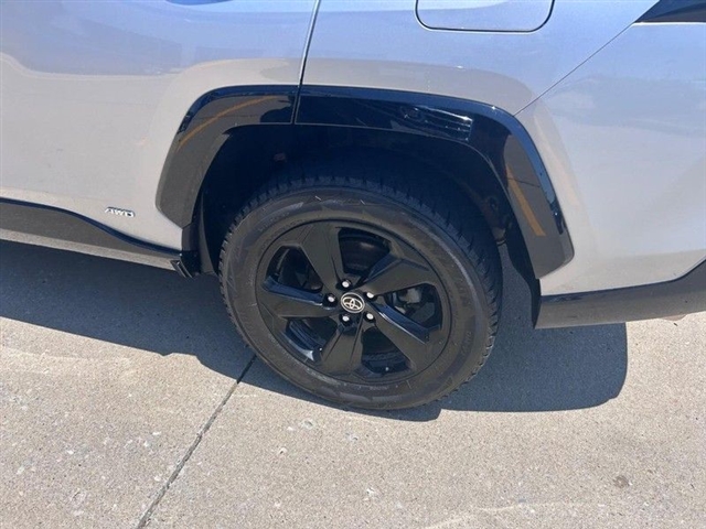 2021 Toyota RAV4 Hybrid XSE - Photo 8