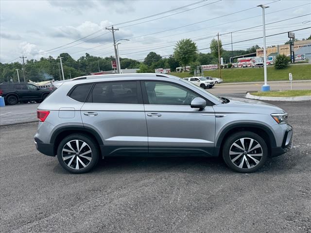 2024 Volkswagen Taos SE - Photo 8