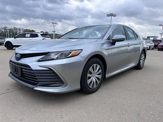 2023 Toyota Camry Hybrid LE - Photo 8