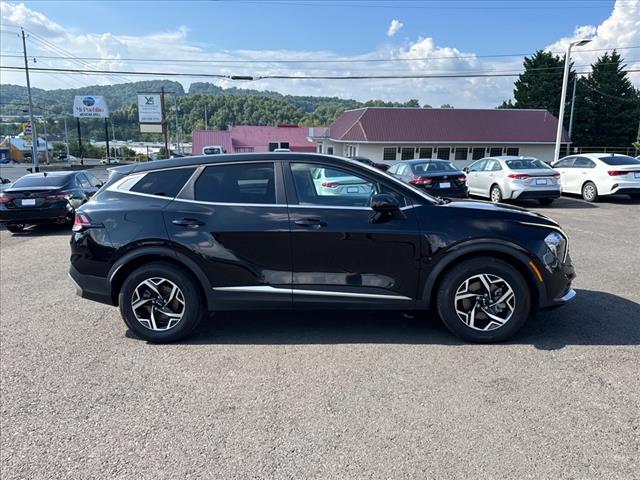 2023 Kia Sportage LX - Photo 8