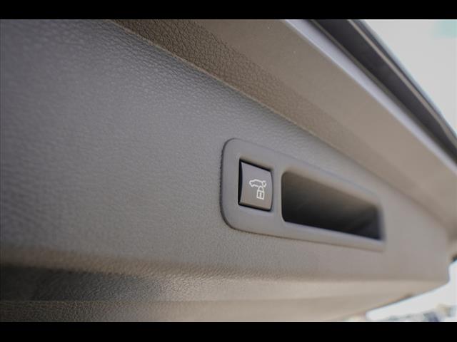 2025 Toyota Sienna XLE 8-Passenger