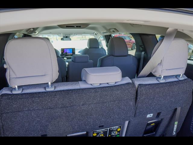 2025 Toyota Sienna LE 8-Passenger