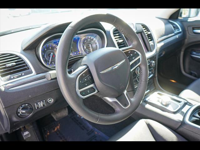 2022 Chrysler 300 Touring