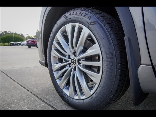 2025 Toyota Highlander Platinum