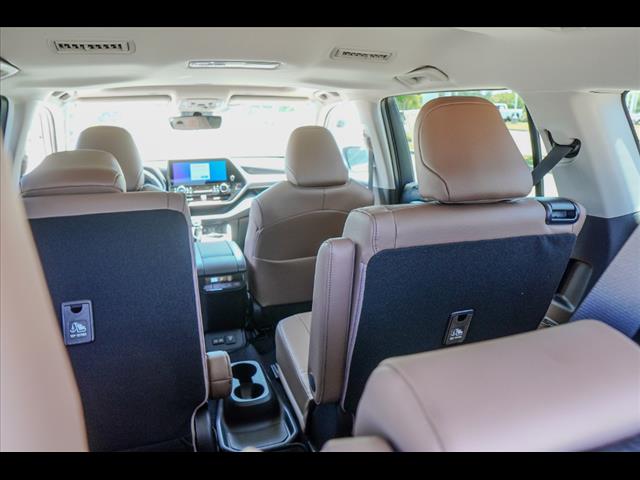 2025 Toyota Highlander Hybrid XLE