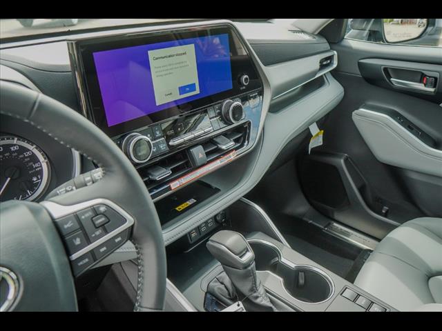 2025 Toyota Highlander XLE