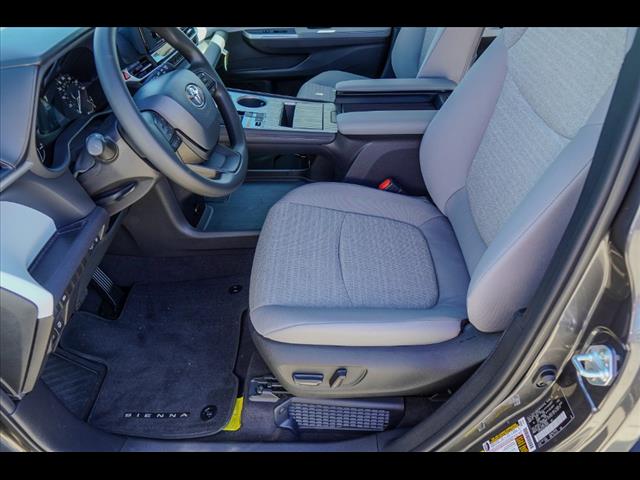 2025 Toyota Sienna LE 8-Passenger