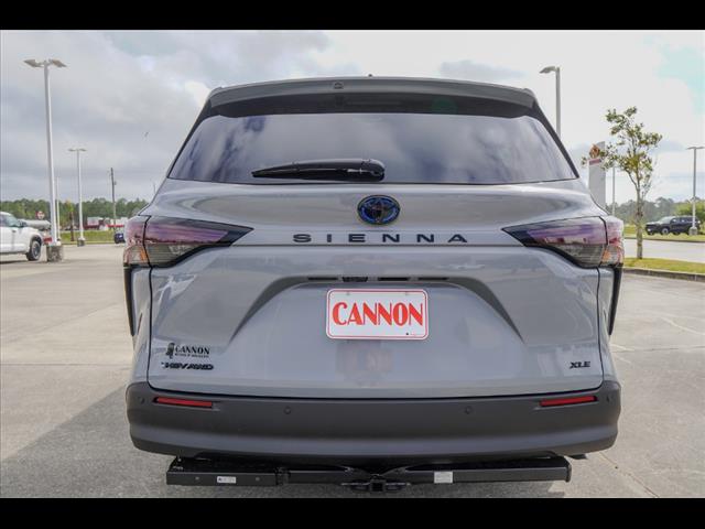 2025 Toyota Sienna Woodland Edition