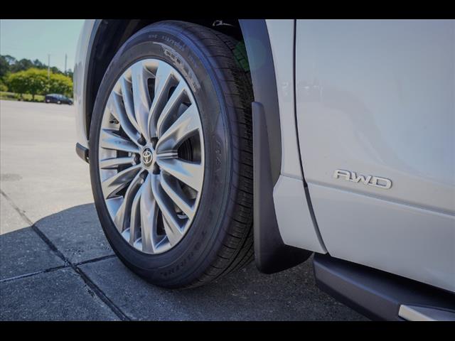 2025 Toyota Highlander Hybrid Platinum