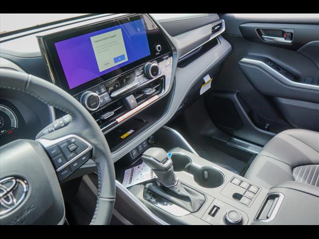 2025 Toyota Highlander XSE