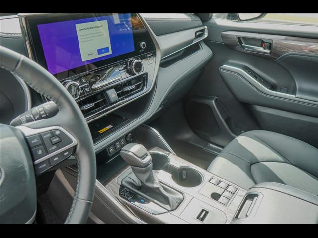 2024 Toyota Highlander Hybrid Limited