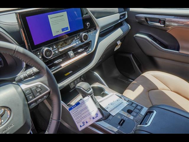 2025 Toyota Highlander Hybrid XLE