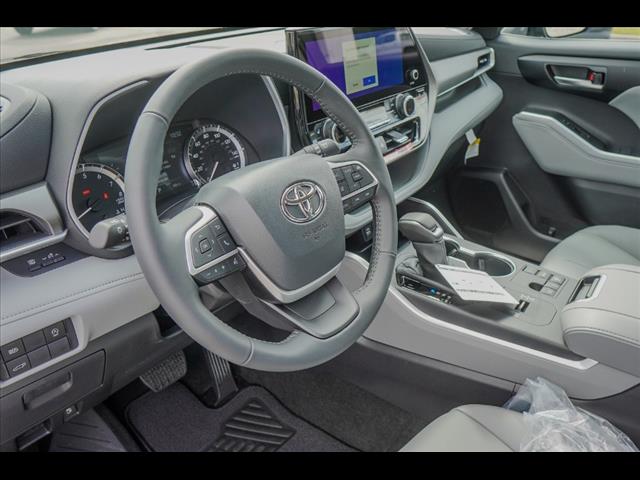 2025 Toyota Highlander XLE