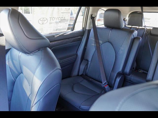 2025 Toyota Highlander Limited