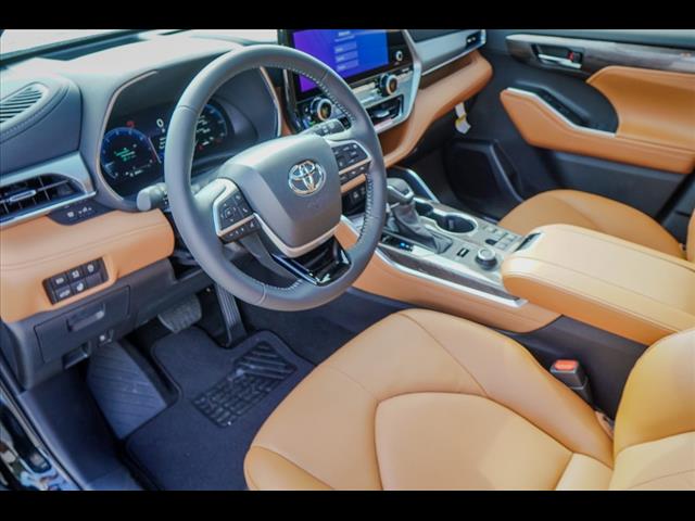 2025 Toyota Highlander Platinum