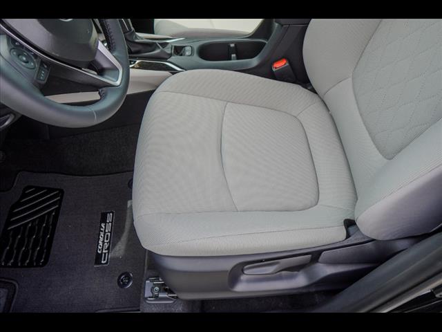 2025 Toyota Corolla Cross LE