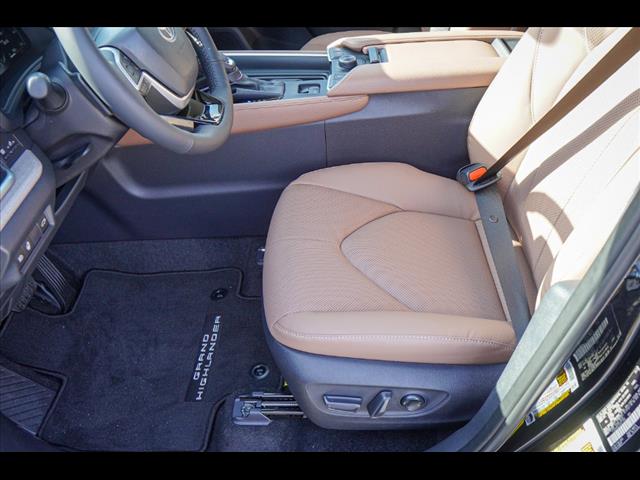 2025 Toyota Grand Highlander Platinum
