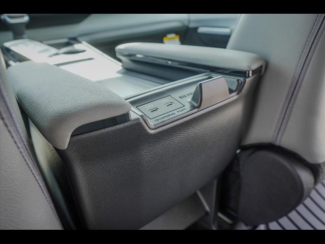2025 Toyota Sienna XLE 8-Passenger