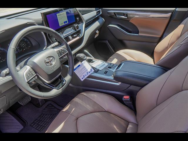 2025 Toyota Highlander Hybrid XLE