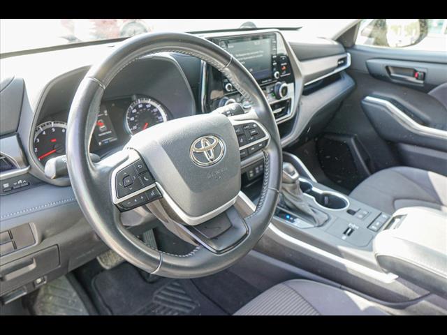 2022 Toyota Highlander LE
