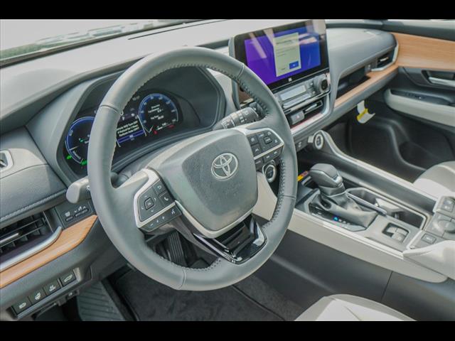 2025 Toyota Grand Highlander Hybrid LE